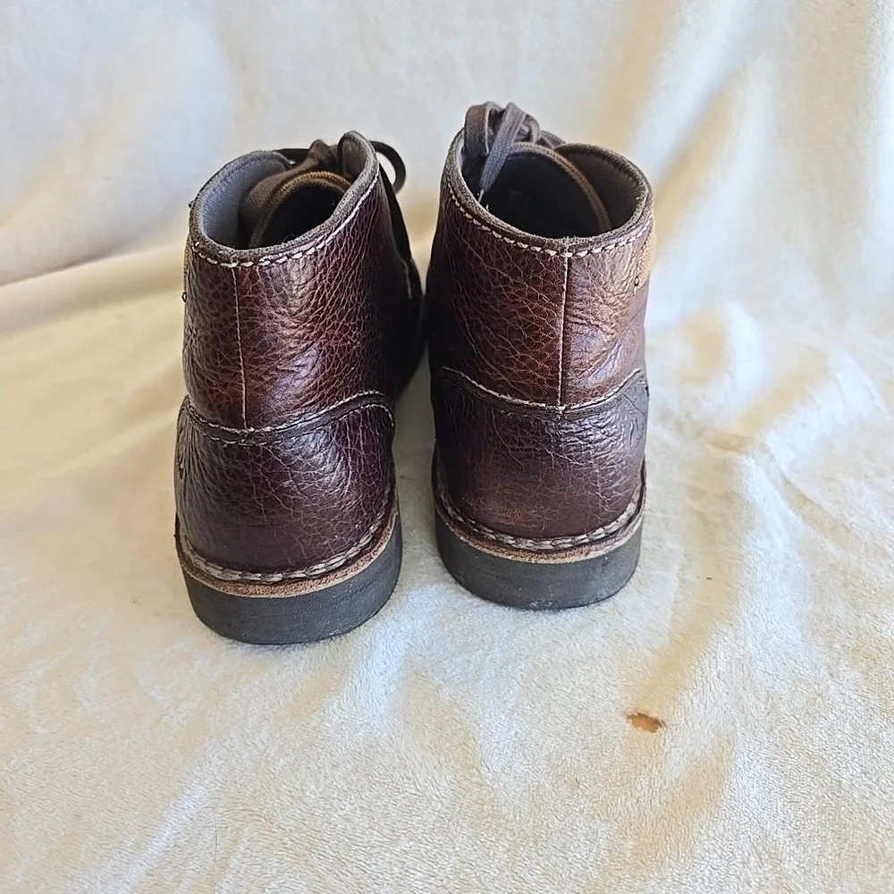 Clarks Men's Brown Leather Chukka‎ Boots Pebbled Leather Design Size 11M
